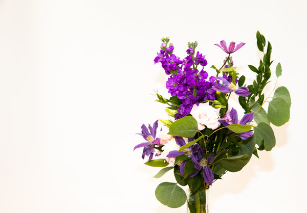 THE GARDEN BUD VASE
