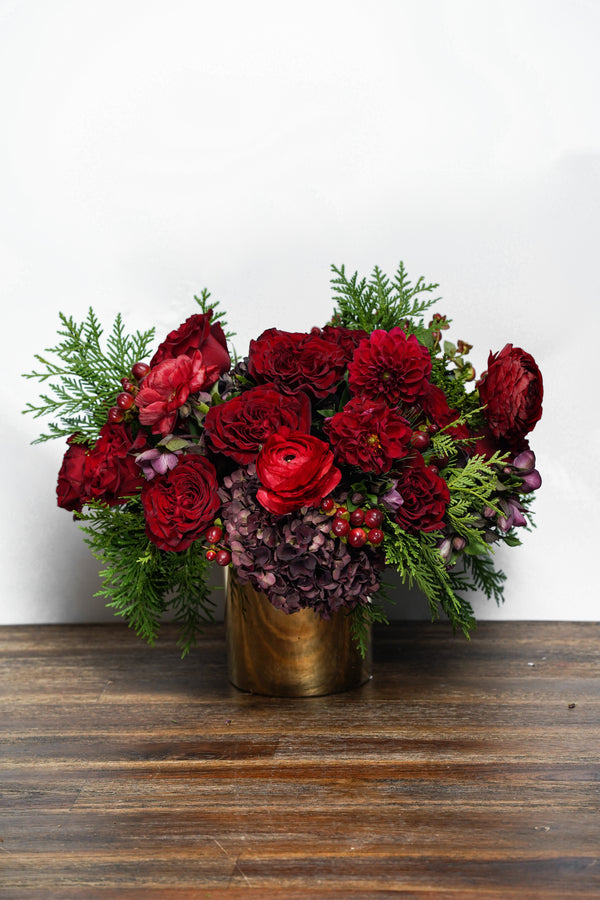 HOLIDAY GIFT centerpiece